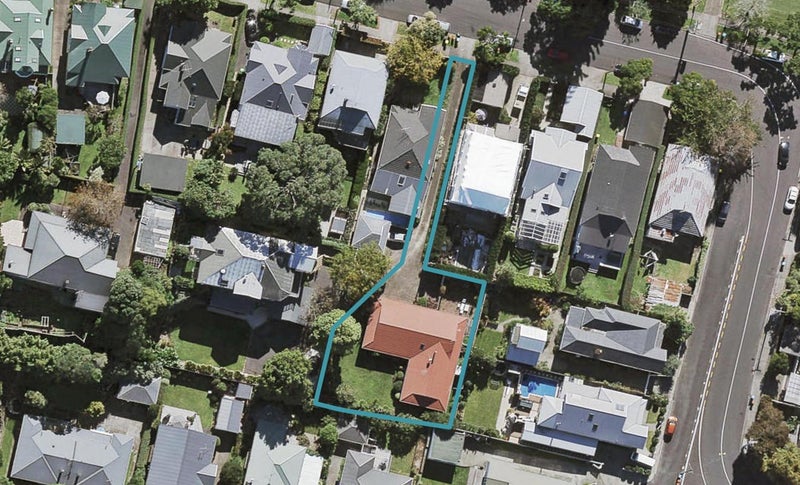 17A Disraeli Street, Mount Eden, Auckland - Carousel 1