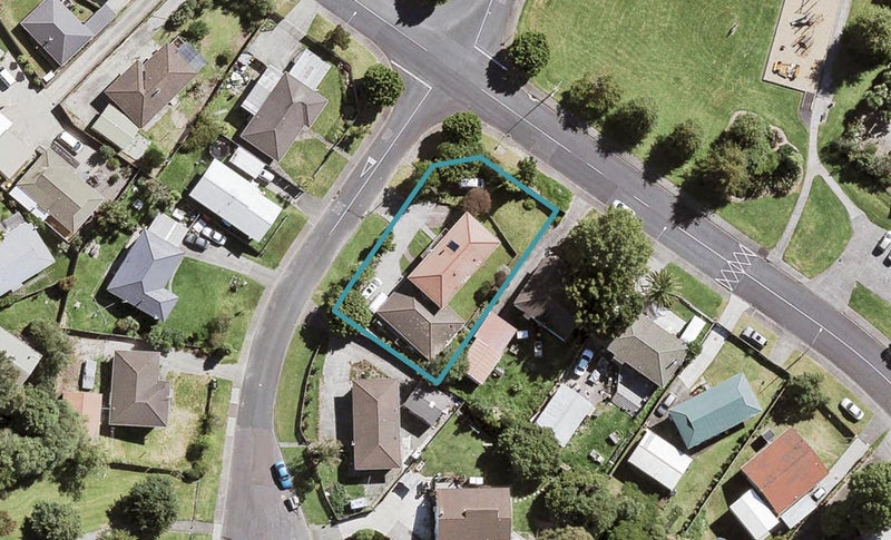 2 Andelko Place, Henderson, Auckland - Carousel 1