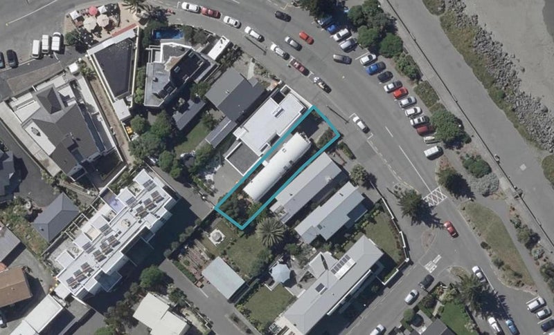 32 Esplanade, Sumner, Christchurch - Carousel 1