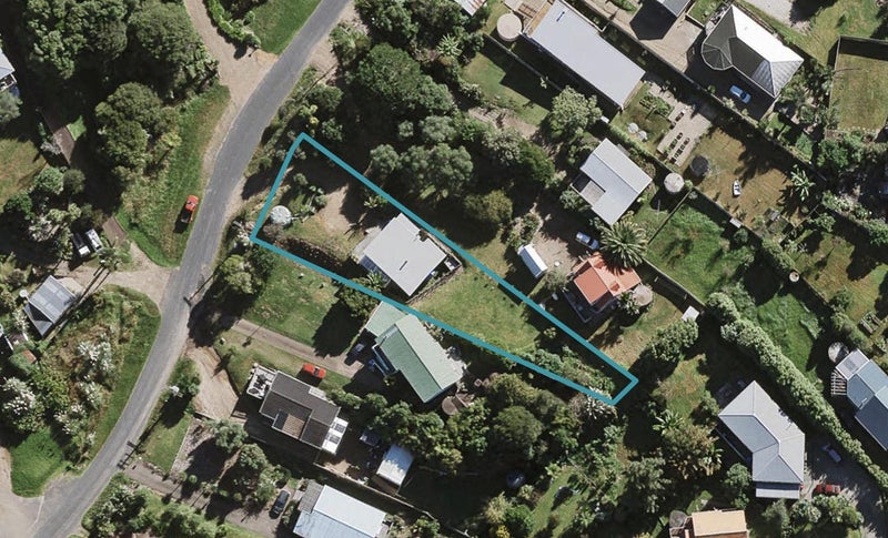 20 Kennedy Road, Surfdale, Waiheke Island - Carousel 1