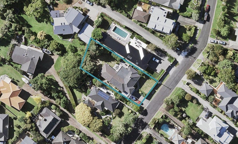 46 Parkhill Road, Mellons Bay, Auckland - Carousel 1