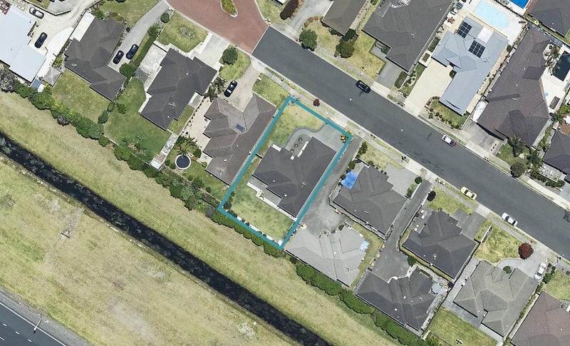 61 Matene Place, Papamoa Beach, Papamoa - Carousel 1