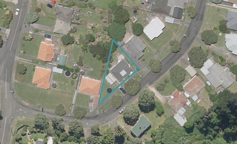 15 Hutchison Crescent, Durie Hill, Whanganui - Carousel 1