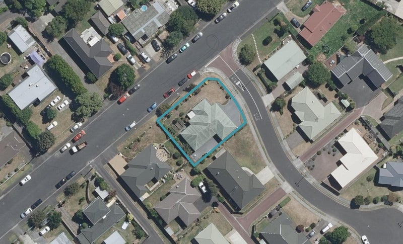 2 Mews Place, Forest Lake, Hamilton - Carousel 1