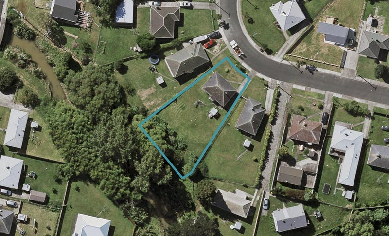 11 Clarkson Crescent, Otara, Auckland - Carousel 1