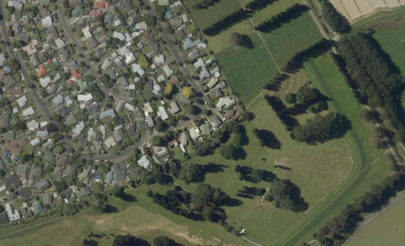 69 Ruamahanga Crescent, Terrace End, Palmerston North - Carousel 1