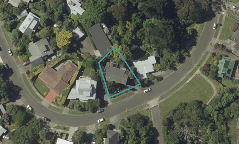 16 Springdale Grove, Fitzherbert, Palmerston North - Carousel 1
