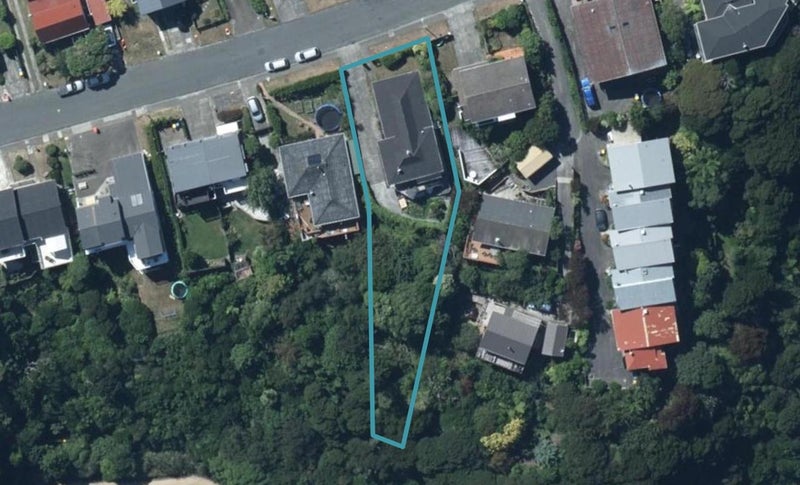 46 Penryn Drive, Camborne, Porirua - Carousel 1