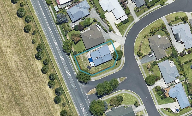 1 Marire Drive, Ohauiti, Tauranga - Carousel 1