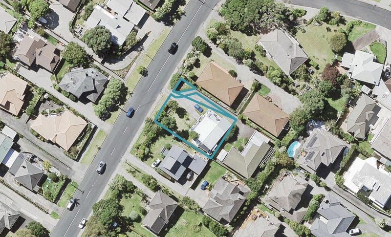 487 Beach Road, Murrays Bay, Auckland - Carousel 1