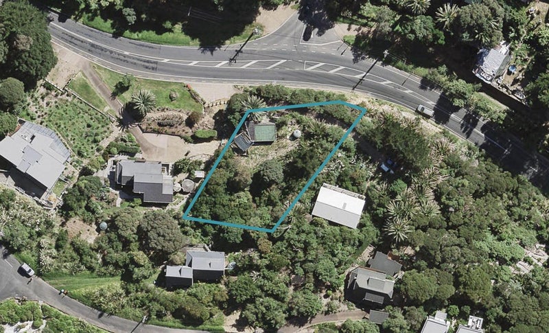 168 Ocean View Road, Oneroa, Waiheke Island - Carousel 1