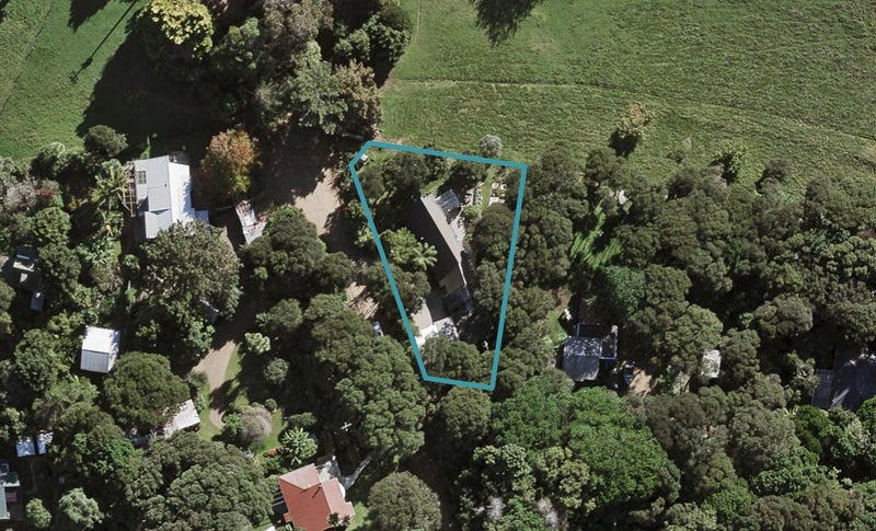 21 Hillside Road, Ostend, Waiheke Island - Carousel 1