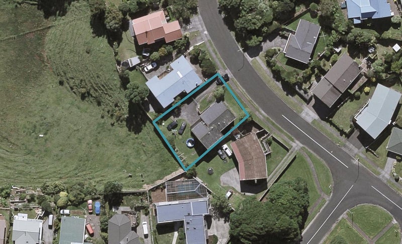 7 Bronte Place, Whalers Gate, New Plymouth - Carousel 1