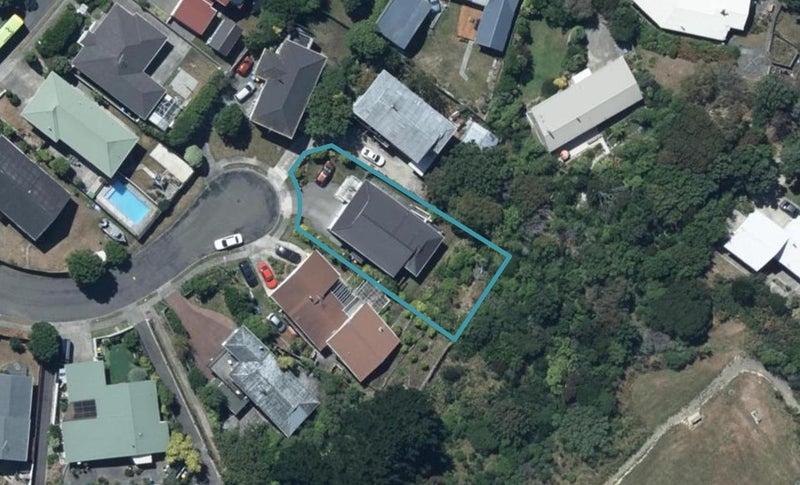 9 Livet Place, Papakowhai, Porirua - Carousel 1
