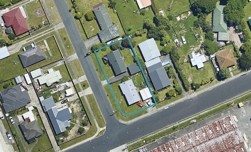 18 Bidois Road, Fairy Springs, Rotorua - Carousel 1