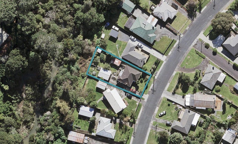 42 Glen Marine Parade, Glendene, Auckland - Carousel 1