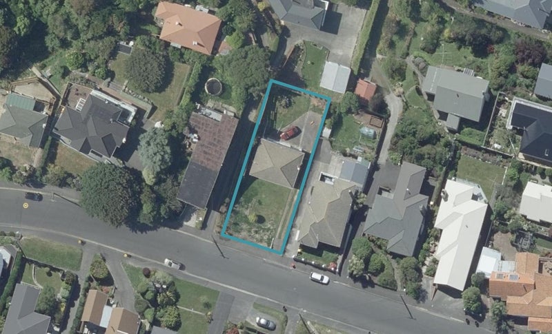 16 Earls Road, Saint Clair, Dunedin - Carousel 1