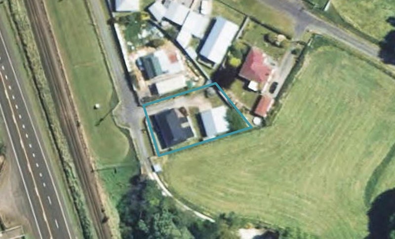 11 Fookes Street, Midhirst, Stratford - Carousel 1