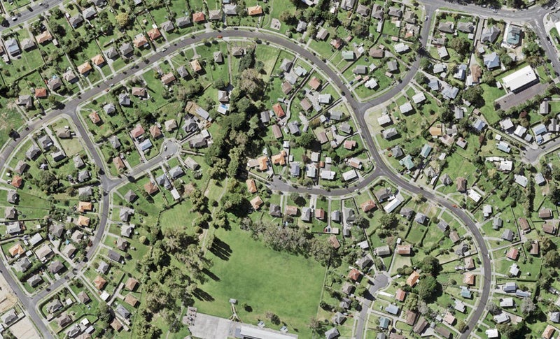 9 Guildford Place, Glen Innes, Auckland - Carousel 1