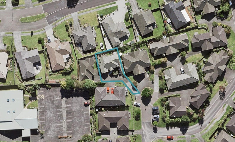 29 Regents Park Place, Westgate, Auckland - Carousel 1