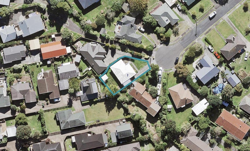 13 Boler Place, New Lynn, Auckland - Carousel 1