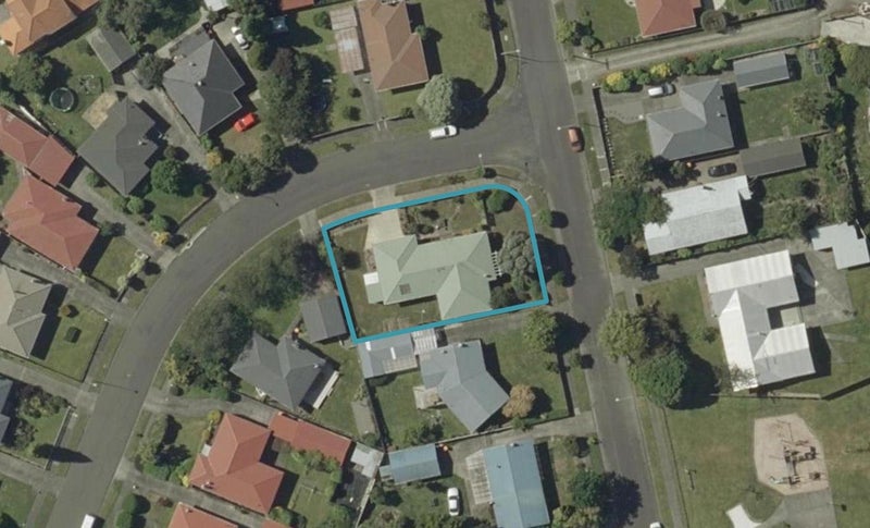 18 Waterloo Crescent, Hokowhitu, Palmerston North - Carousel 1