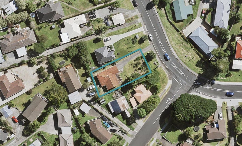 61 Sunnyside Road, Sunnyvale, Auckland - Carousel 1