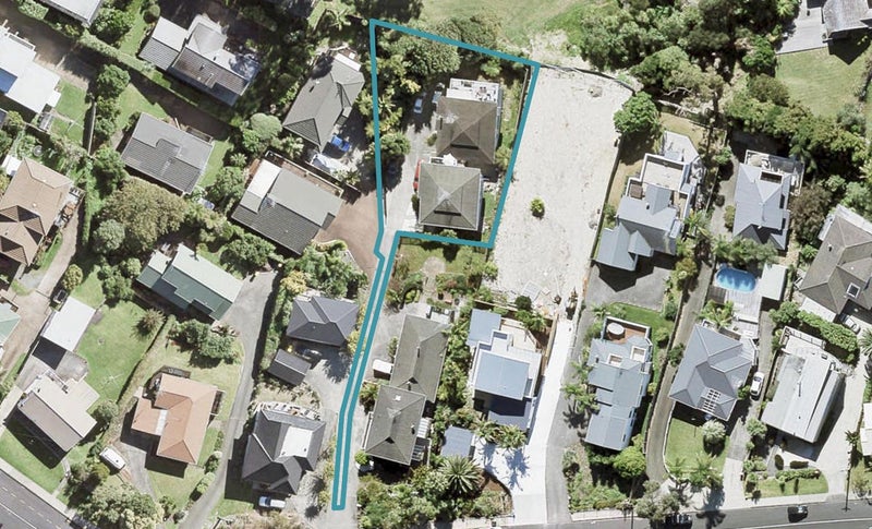 2/17A MIZPAH RD, Waiake, Auckland - Carousel 1