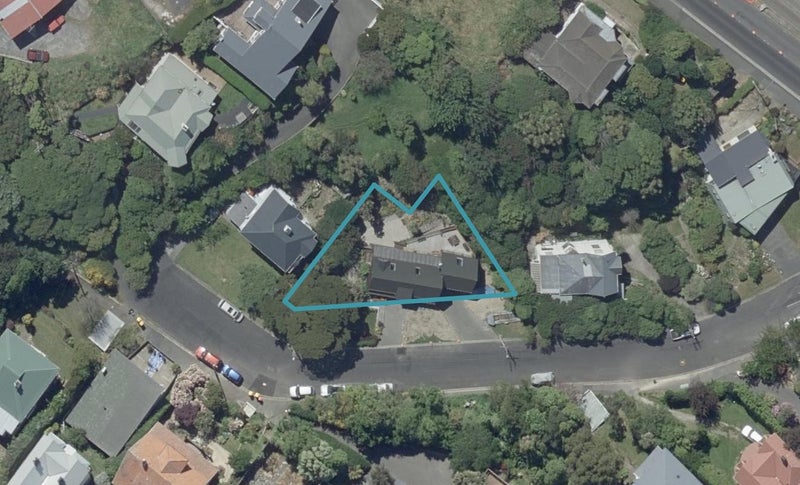 11 Strathmore Crescent, Roslyn, Dunedin - Carousel 1