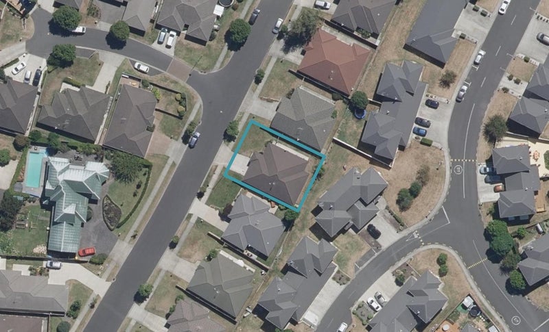 22 Parkside Drive, Huntington, Hamilton - Carousel 1