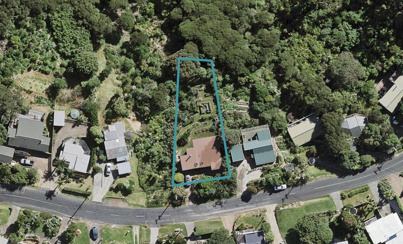 12 Hauraki Road, Oneroa, Waiheke Island - Carousel 1