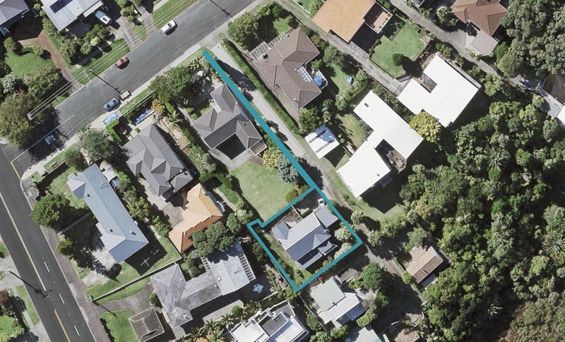 5 Rangitoto Terrace, Milford, Auckland - Carousel 1
