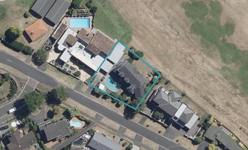 58 St Andrews Terrace, St Andrews, Hamilton - Carousel 1