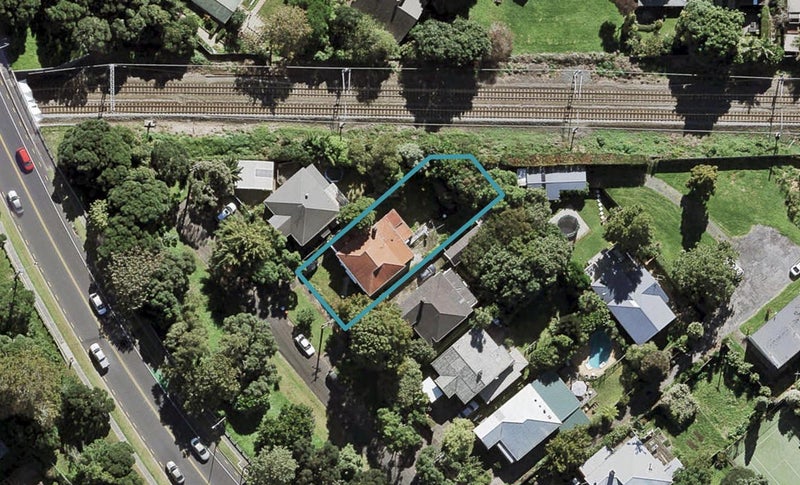 21 Selkirk Road, Mount Albert, Auckland - Carousel 1