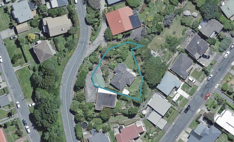 76 Parkvale Road, Karori, Wellington - Carousel 1