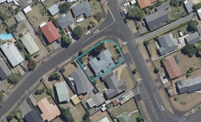 114 Fitzroy Avenue, Fitzroy, Hamilton - Carousel 1