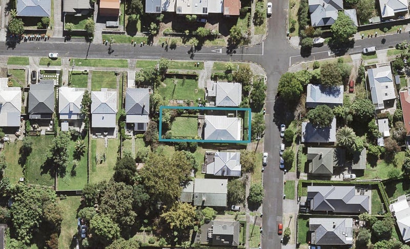 40 Kingsland Avenue, Kingsland, Auckland - Carousel 1