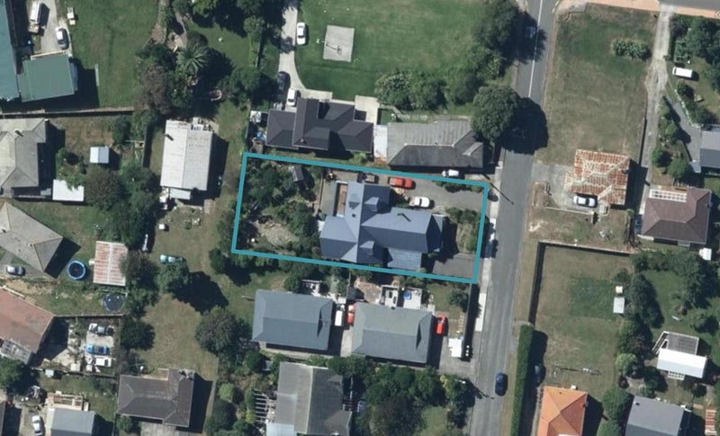 13 Te Arawi Street, Takapuwahia, Porirua - Carousel 1