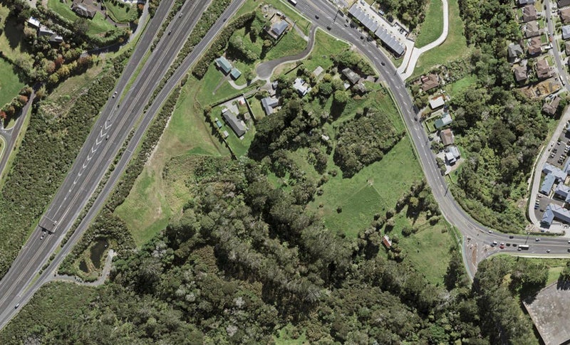 15 Taimana Place, Greenhithe, Auckland - Carousel 1