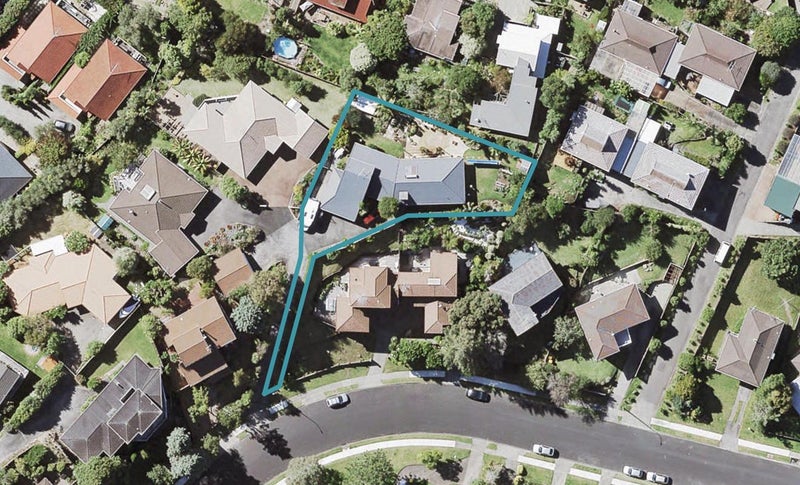 32 Redwing Street, Browns Bay, Auckland - Carousel 1
