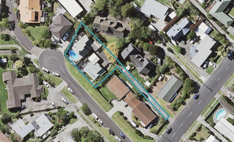 2/18A Sunnynook Road, Sunnynook, Auckland - Carousel 1
