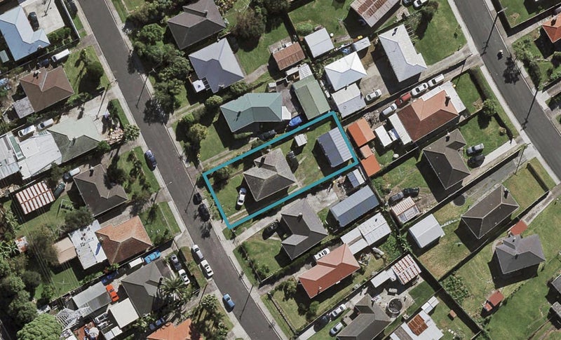 17 Harwood Crescent, Otara, Auckland - Carousel 1