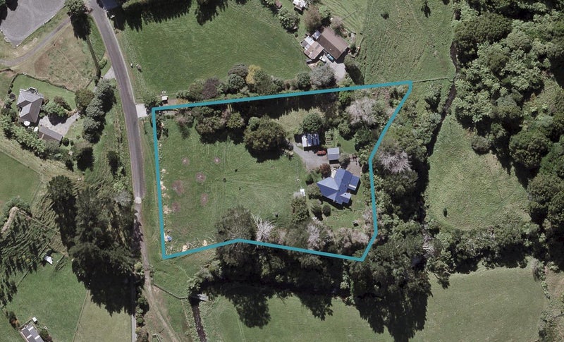 27 Hadley Drive, Ridgewood, New Plymouth - Carousel 1