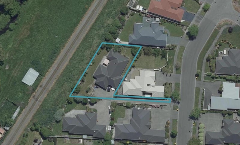 7 Willowview Drive, Redwood, Christchurch - Carousel 1