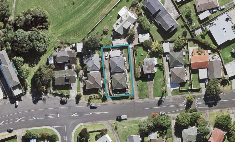 1/74 Moore Street, Hillcrest, Auckland - Carousel 1