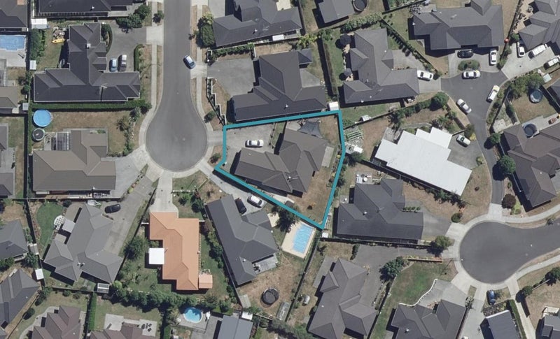 5 Jarvis Court, Huntington, Hamilton - Carousel 1
