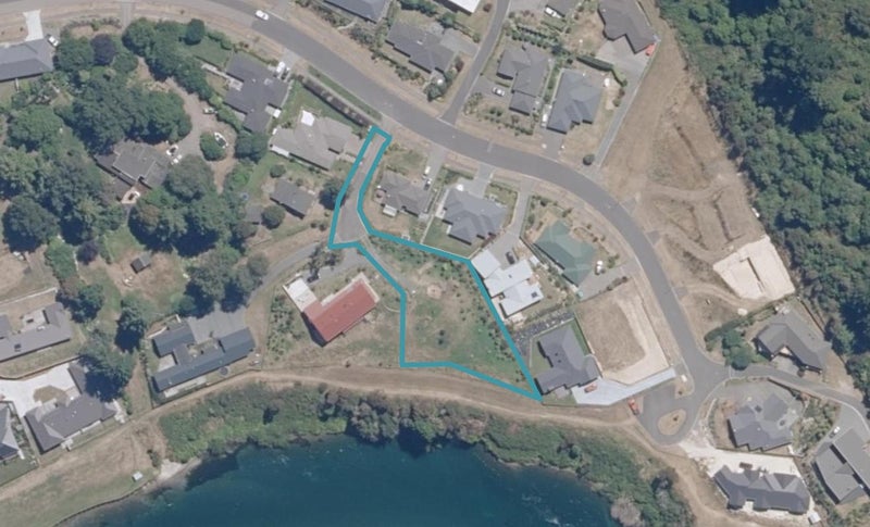 15 Warren Fisher Grove, Rangatira Park, Taupo - Carousel 1