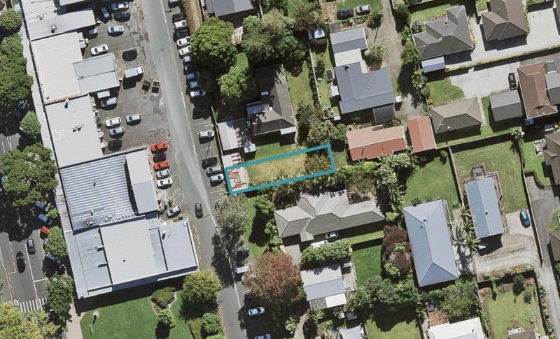 8/2 Rimu Road, Mangere Bridge, Auckland - Carousel 1