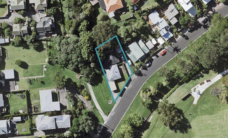 2/38 Seabreeze Road, Narrow Neck, Auckland - Carousel 1