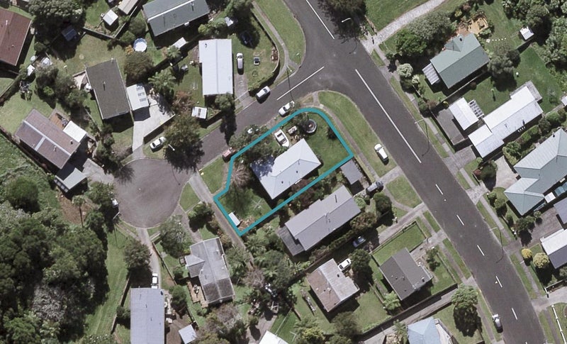 1 Skeet Place, Merrilands, New Plymouth - Carousel 1